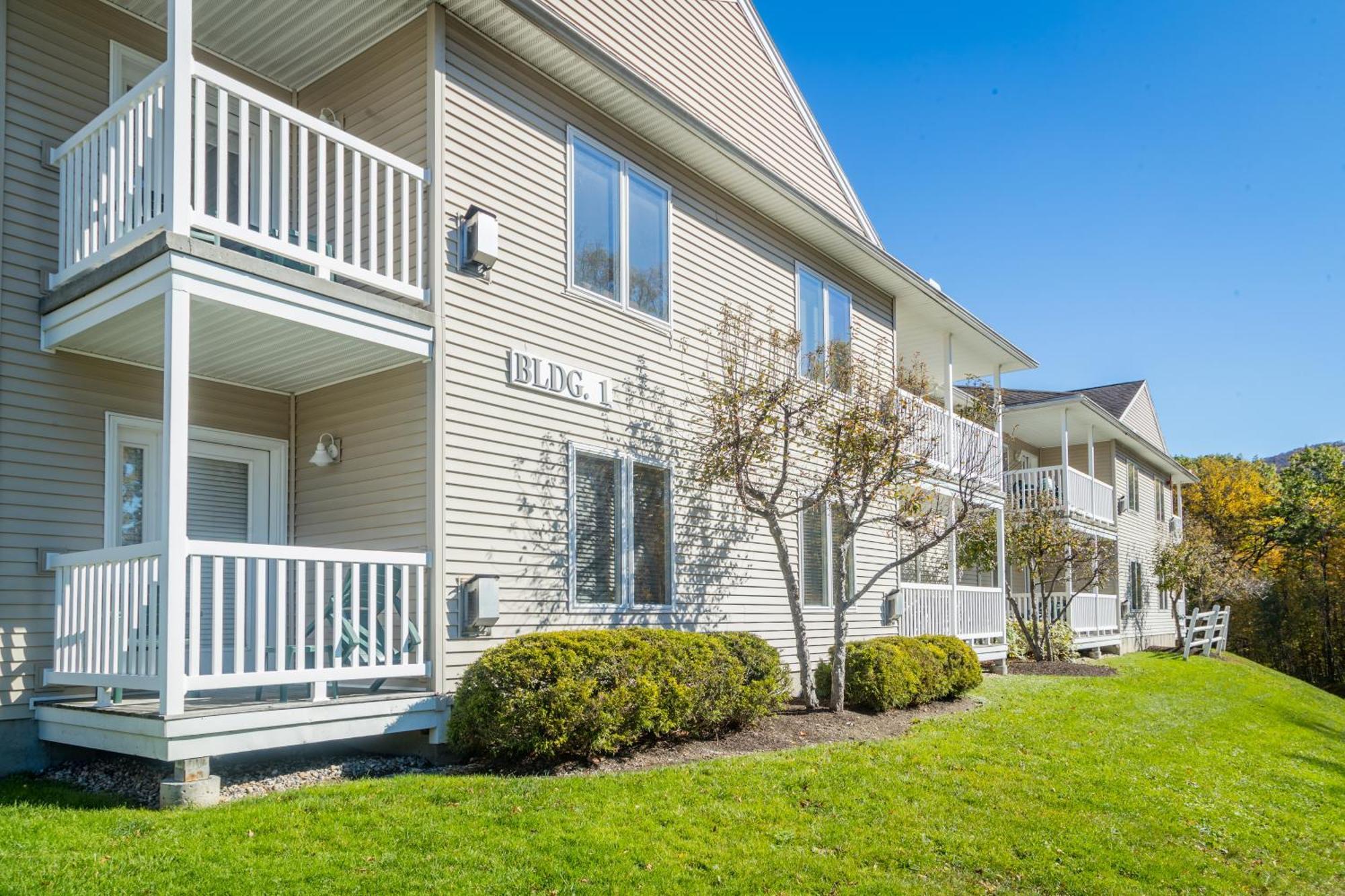 Vacation Village In The Berkshires Hancock Exterior foto The Village at Riverview